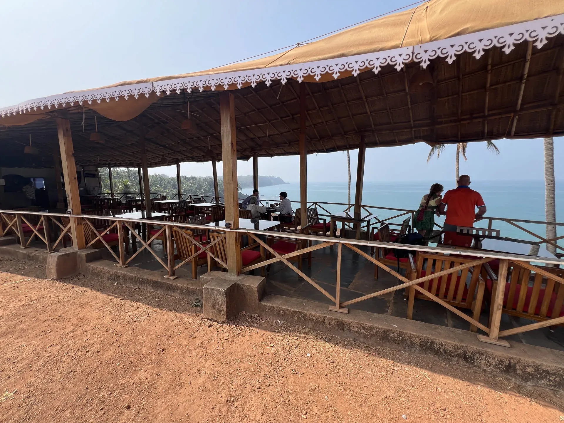 Beachfront shack with ocean view, Kuddi